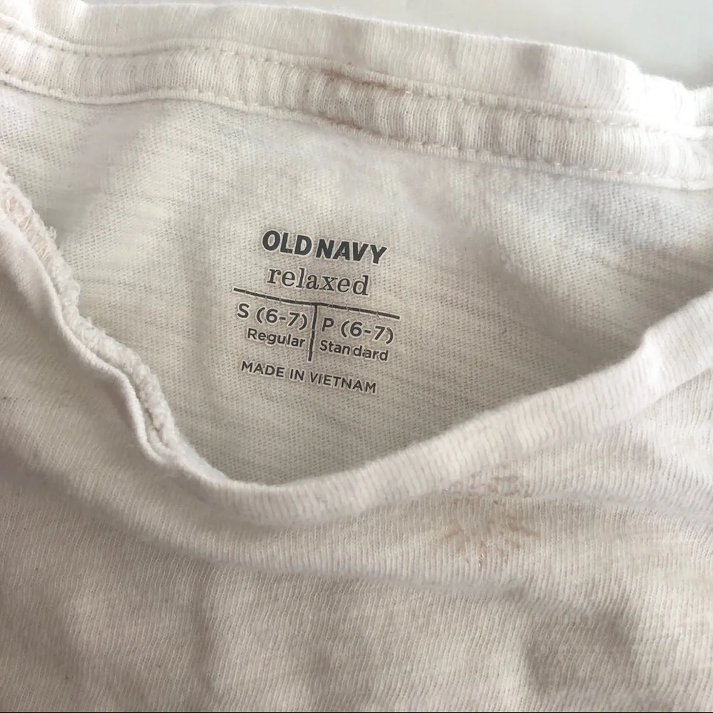 Old navy tee